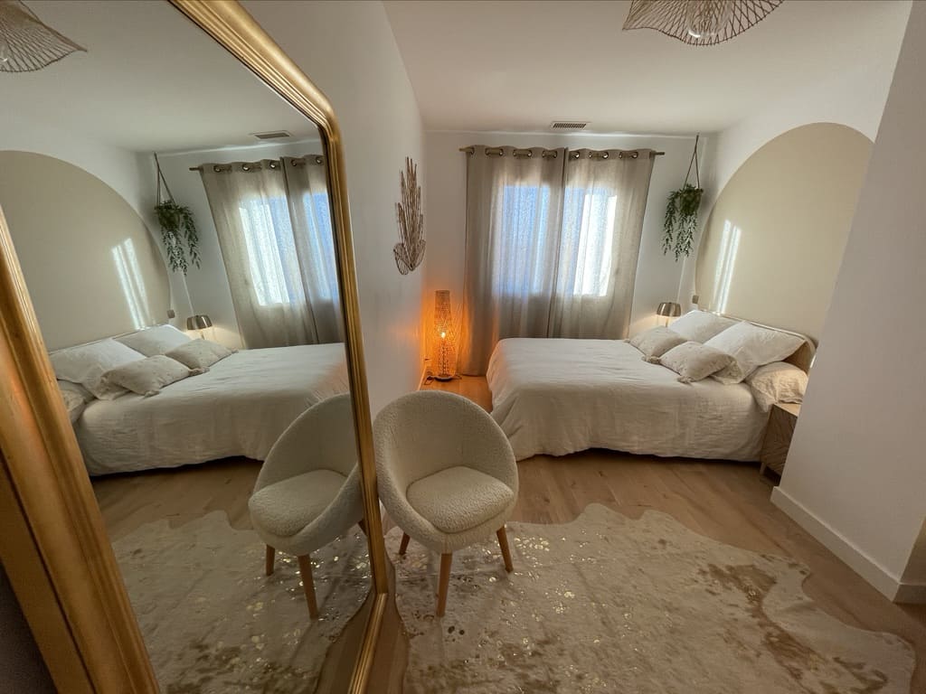 Déco d'intérieur Escalquens chambre style Japandi