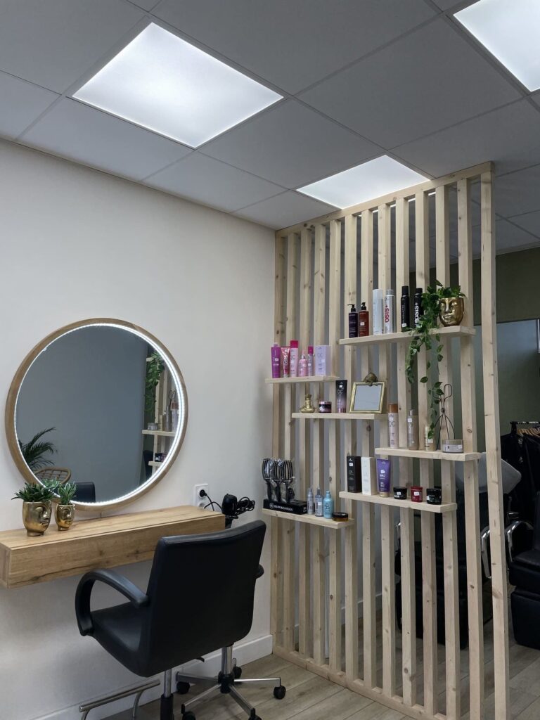 Déco d'intérieur Lespinasse séparation salon de coiffure